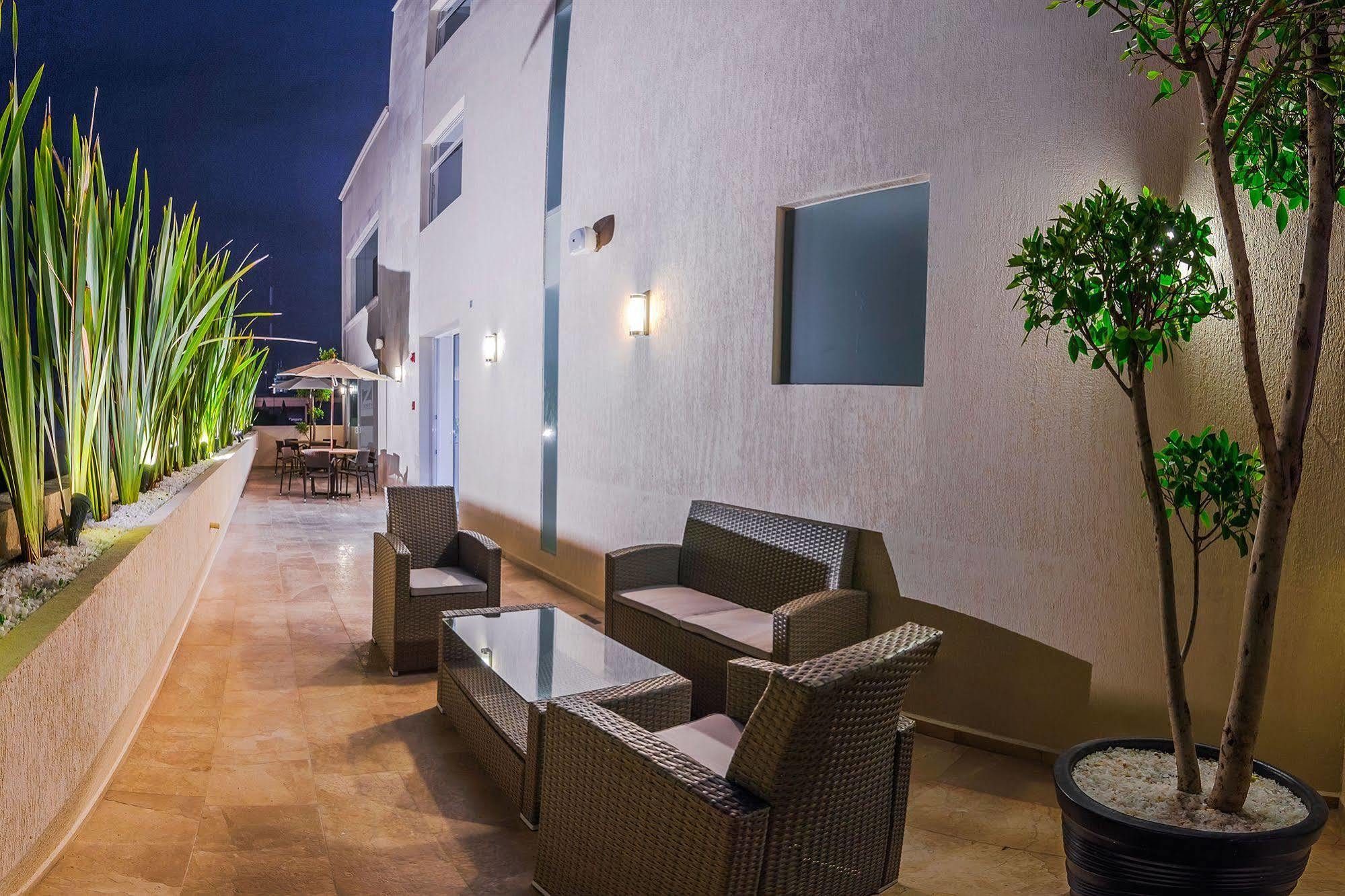 Hotel Zenith Tehuacán Eksteriør bilde